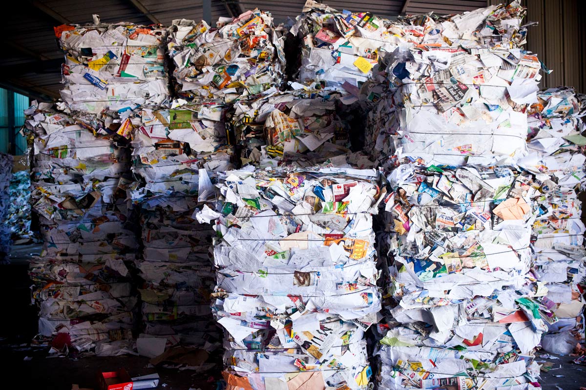 06-slider-Recyclage-papier-carton-insertion-collecte-dechets-valorisation-location-benne